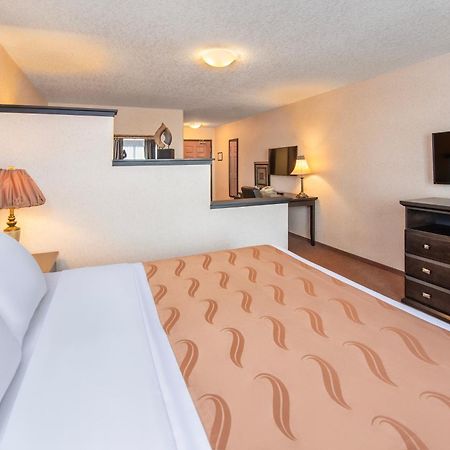 Quality Inn & Suites Lethbridge Exterior foto