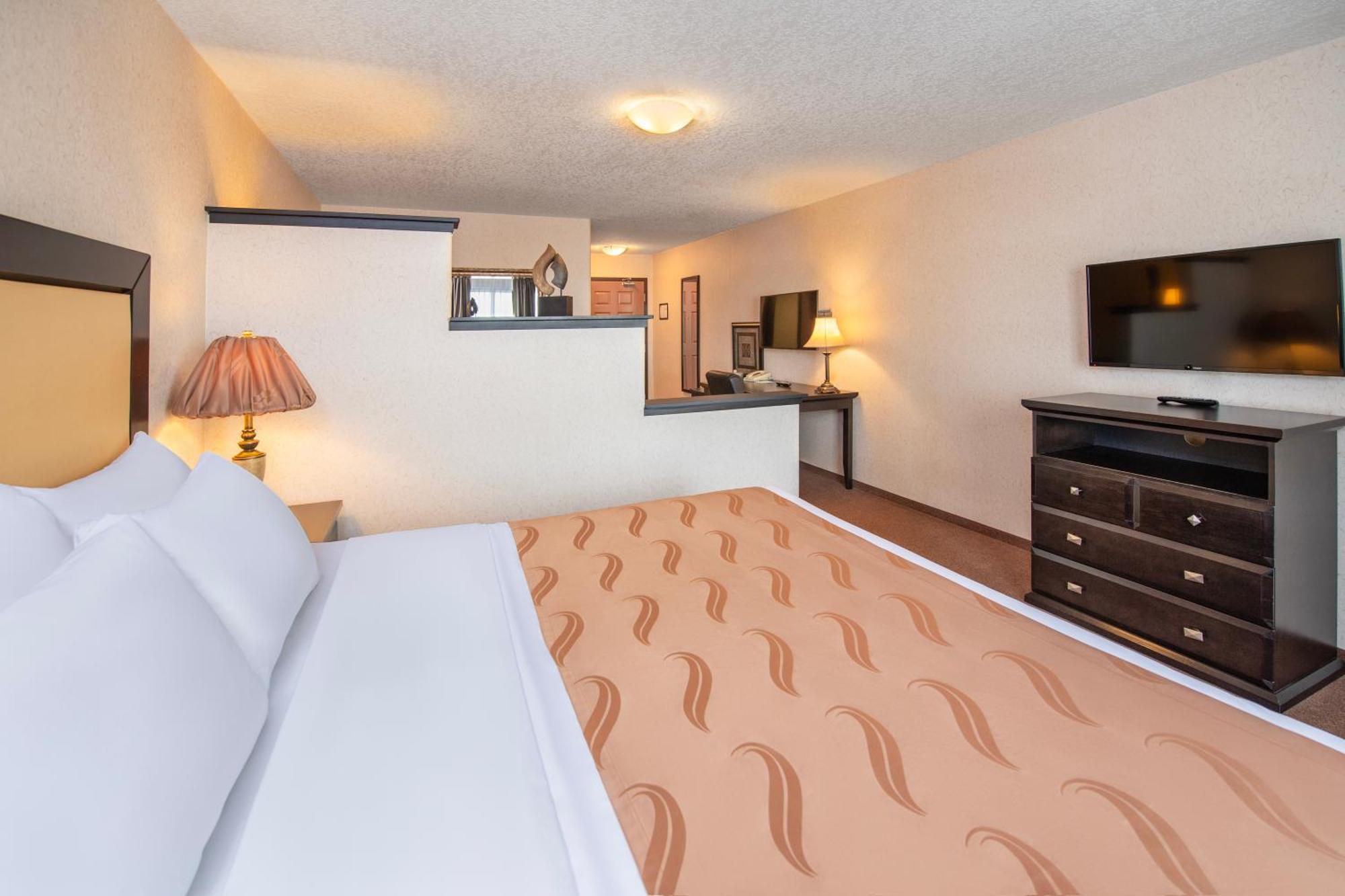 Quality Inn & Suites Lethbridge Exterior foto