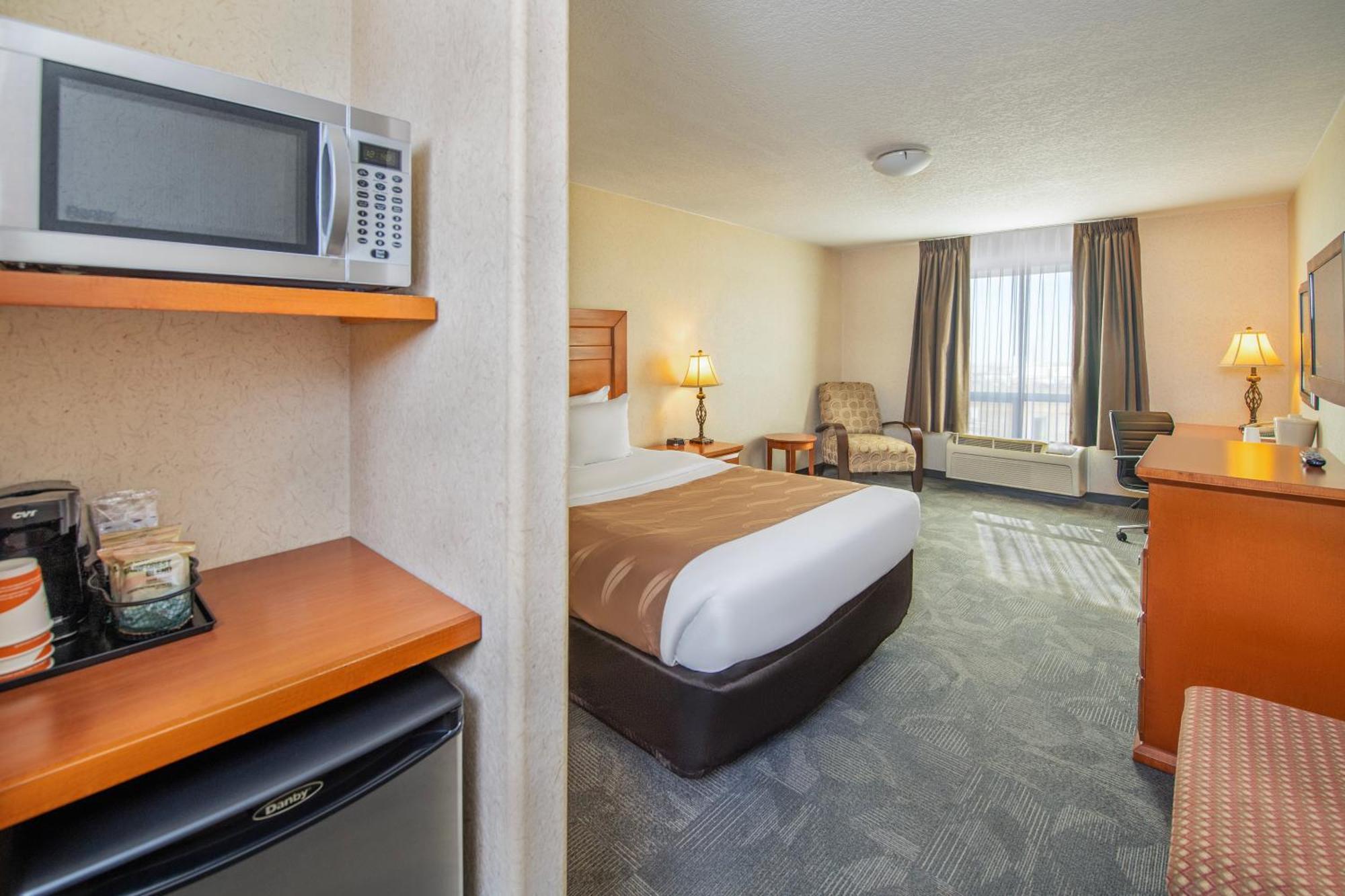 Quality Inn & Suites Lethbridge Exterior foto