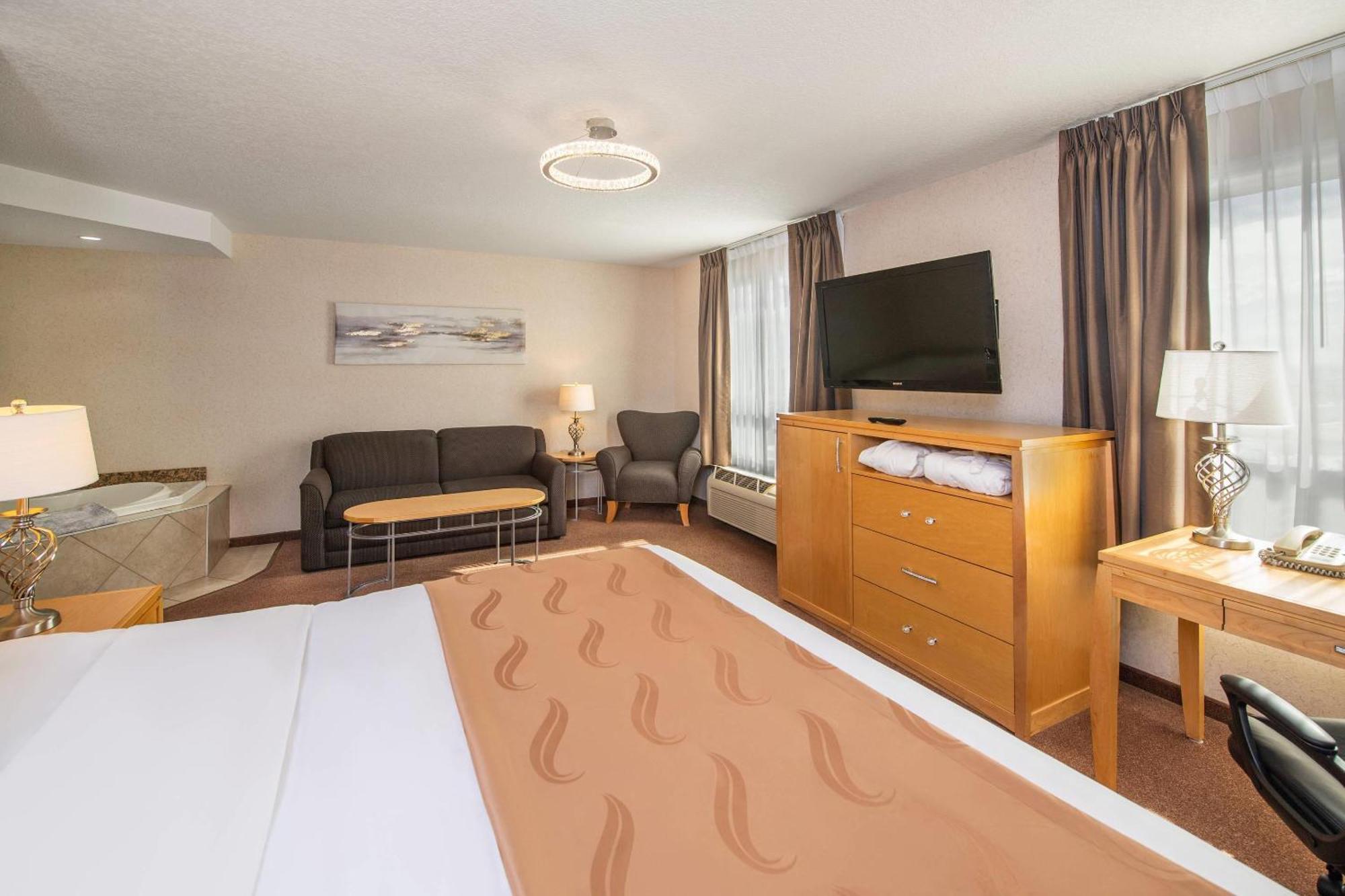 Quality Inn & Suites Lethbridge Exterior foto